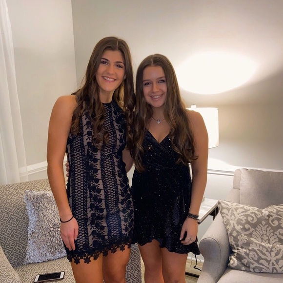 Meet Your Posher, Peyton - Picture 2 of 3